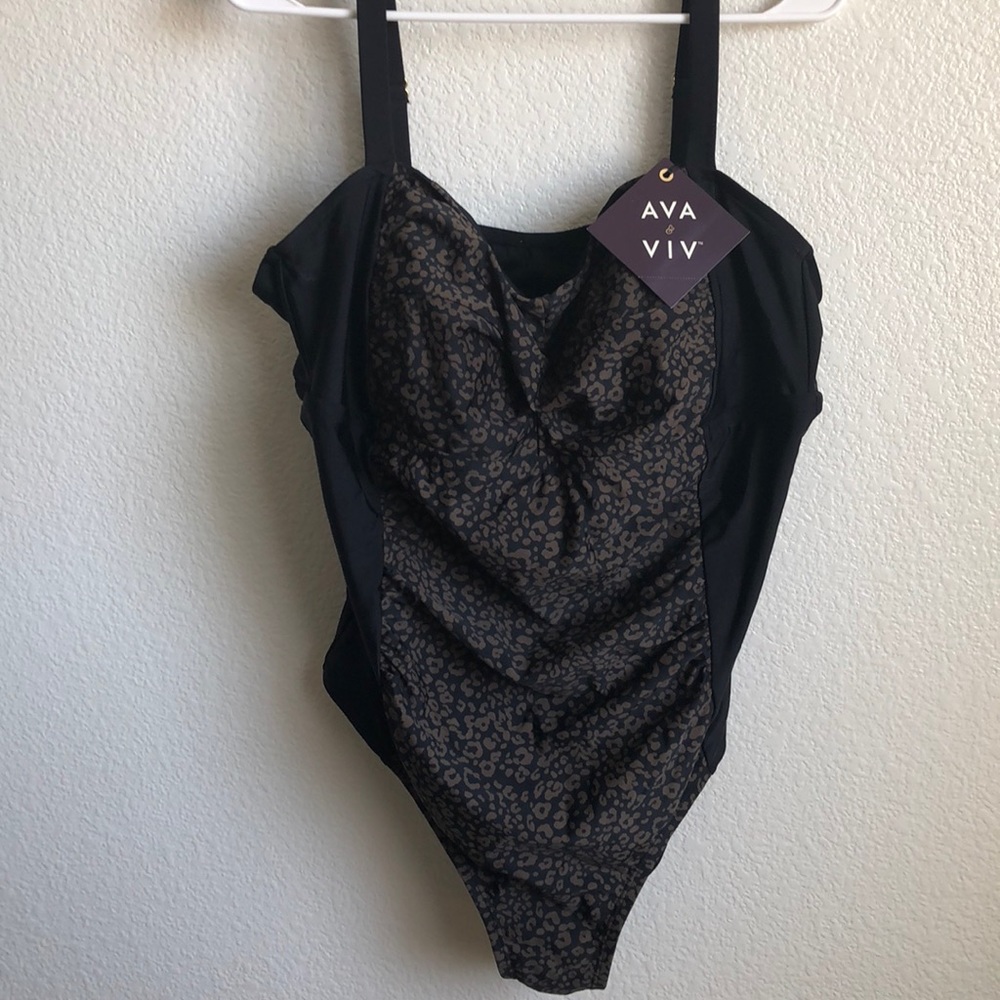 Ava & Viv one piece swimsuit, 20W